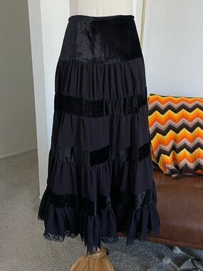 Vintage 1990s Y2K Baranda Petites Whimsigoth Boho Fairy Tier Velvet Lace Skirt